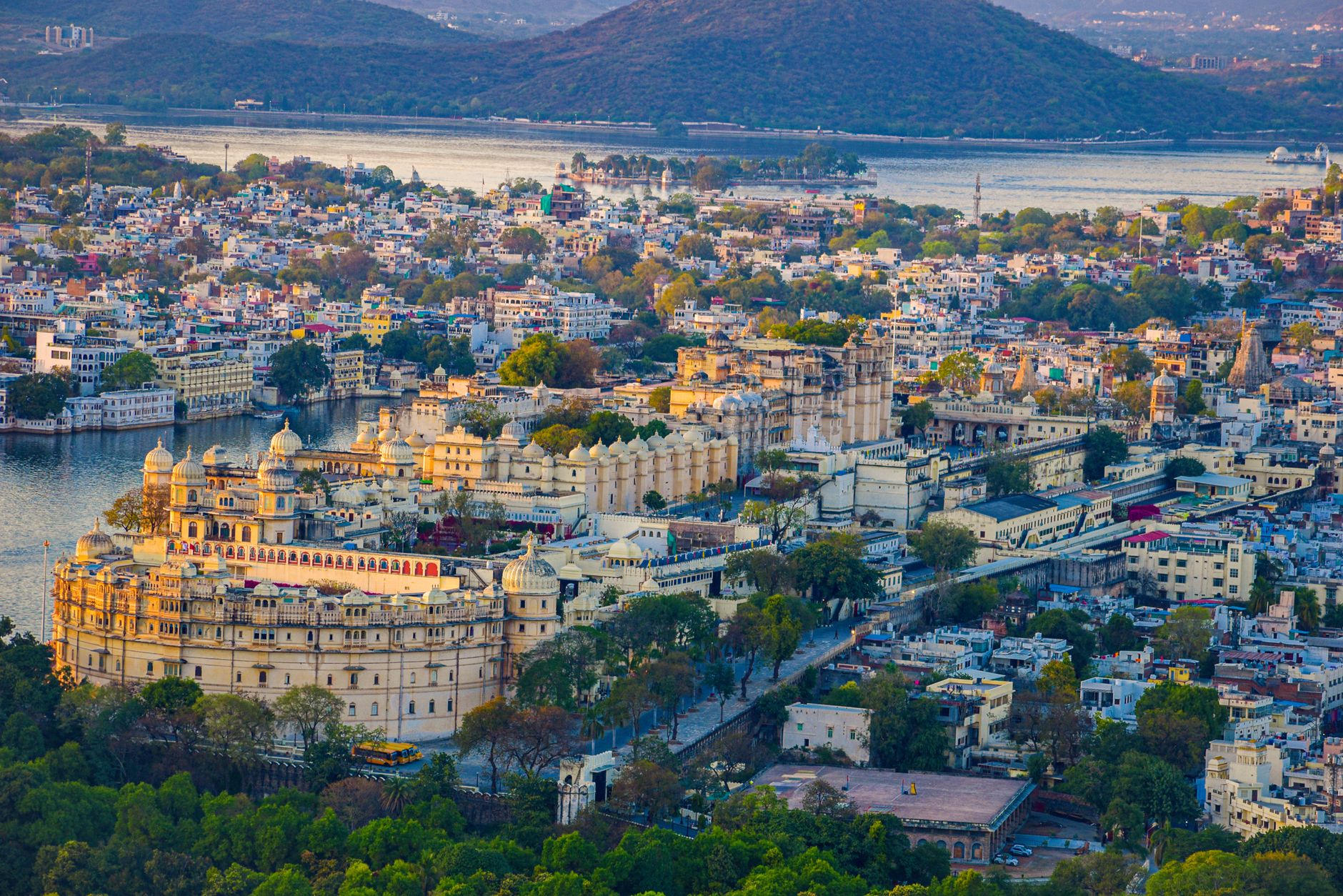 direct flights to Udaipur